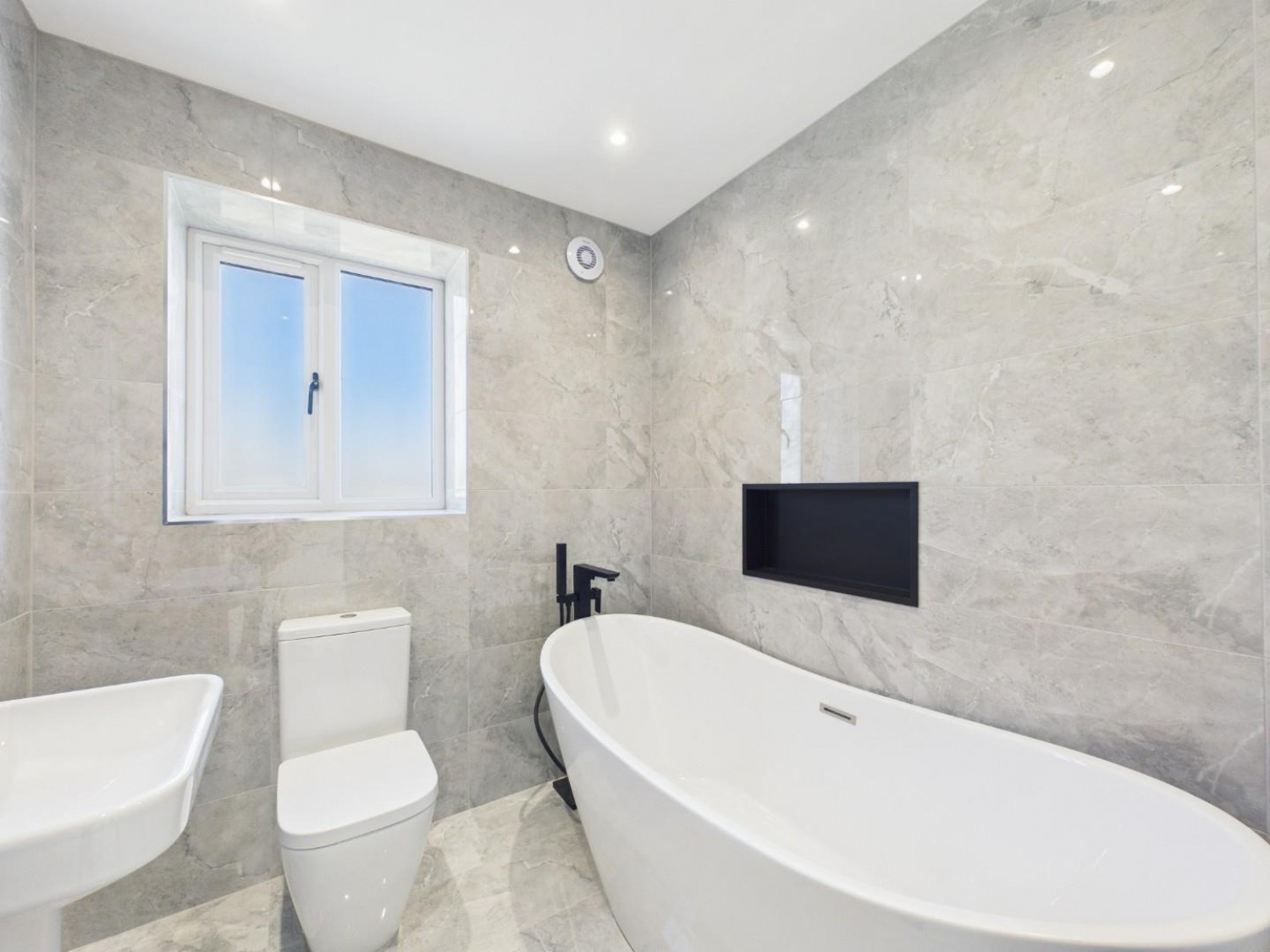 4 bedroom House to let in Thornton Road, Thornton, Bradford
