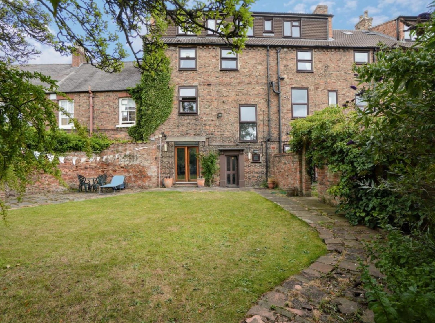 1 bedroom Flat to let in Long Street, Easingwold, York