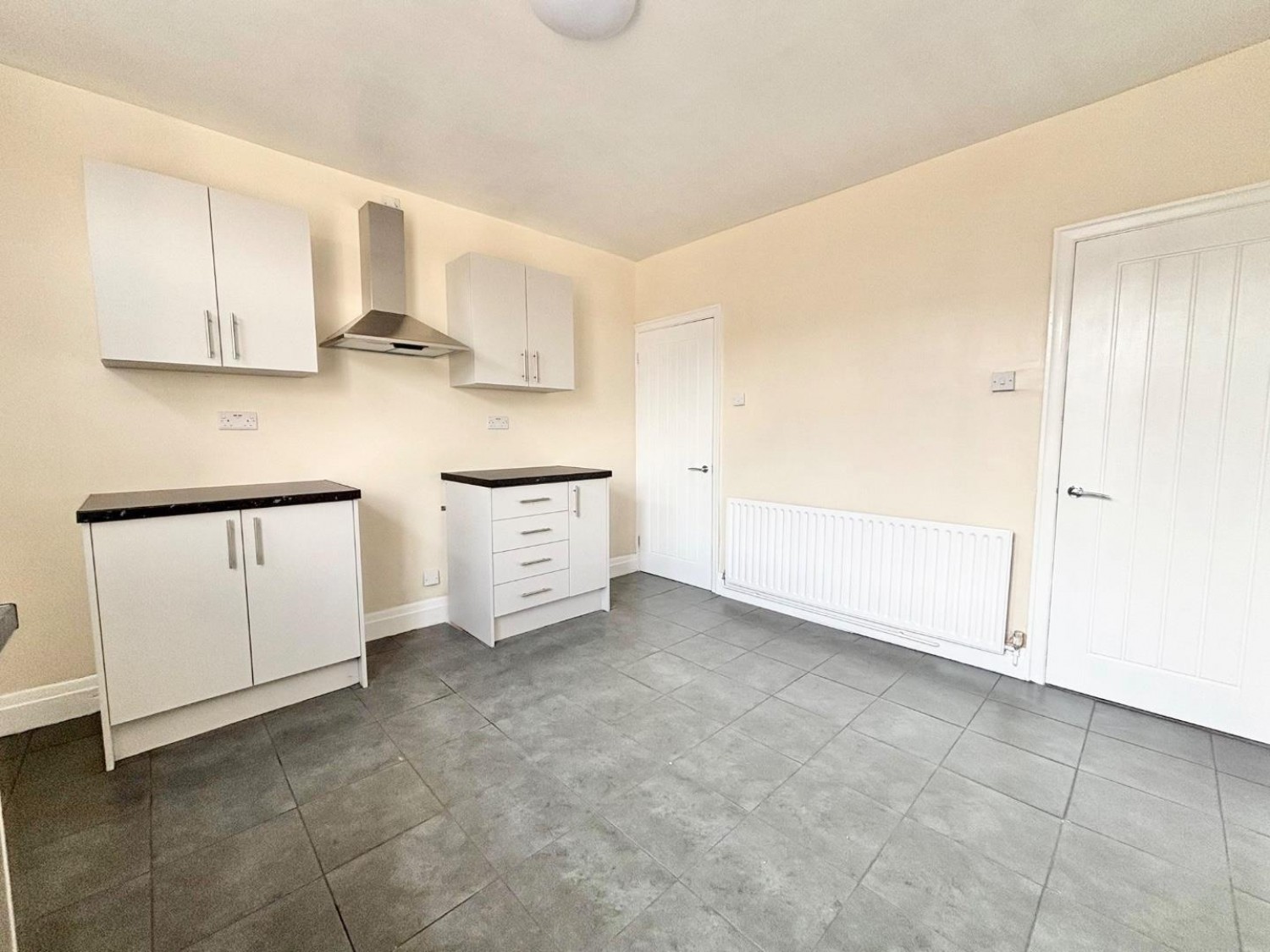 2 bedroom House to let in Crown Avenue, Barnsley