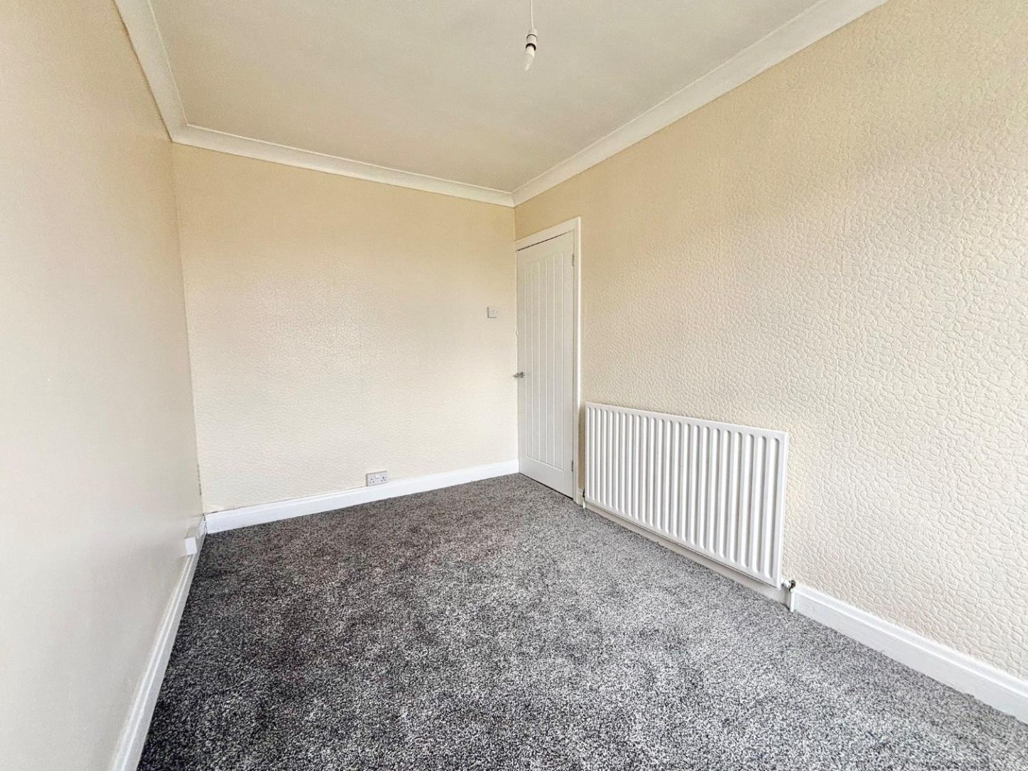 2 bedroom House to let in Crown Avenue, Barnsley