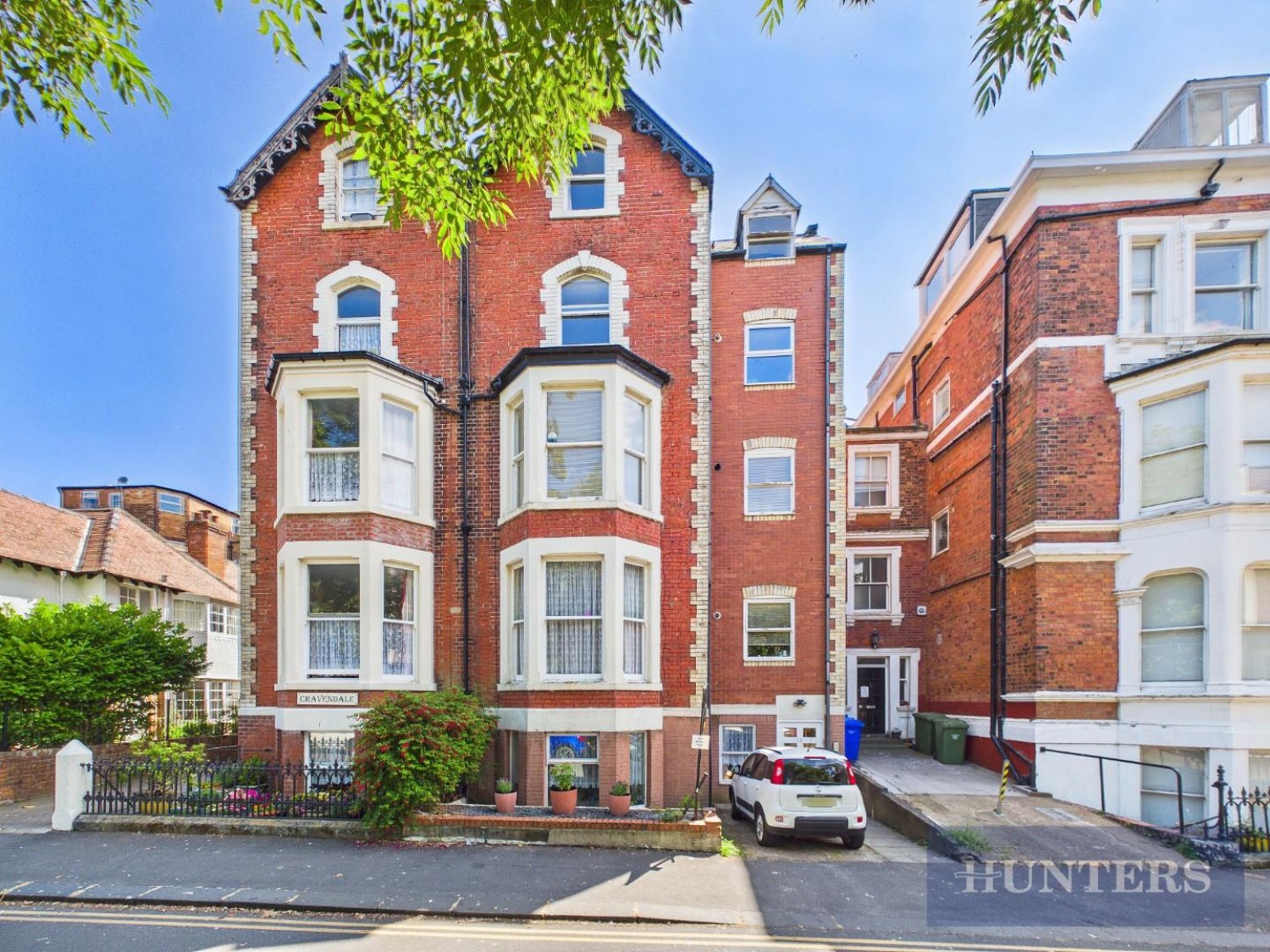 2 bedroom Flat for sale in St. Martins Square, Scarborough