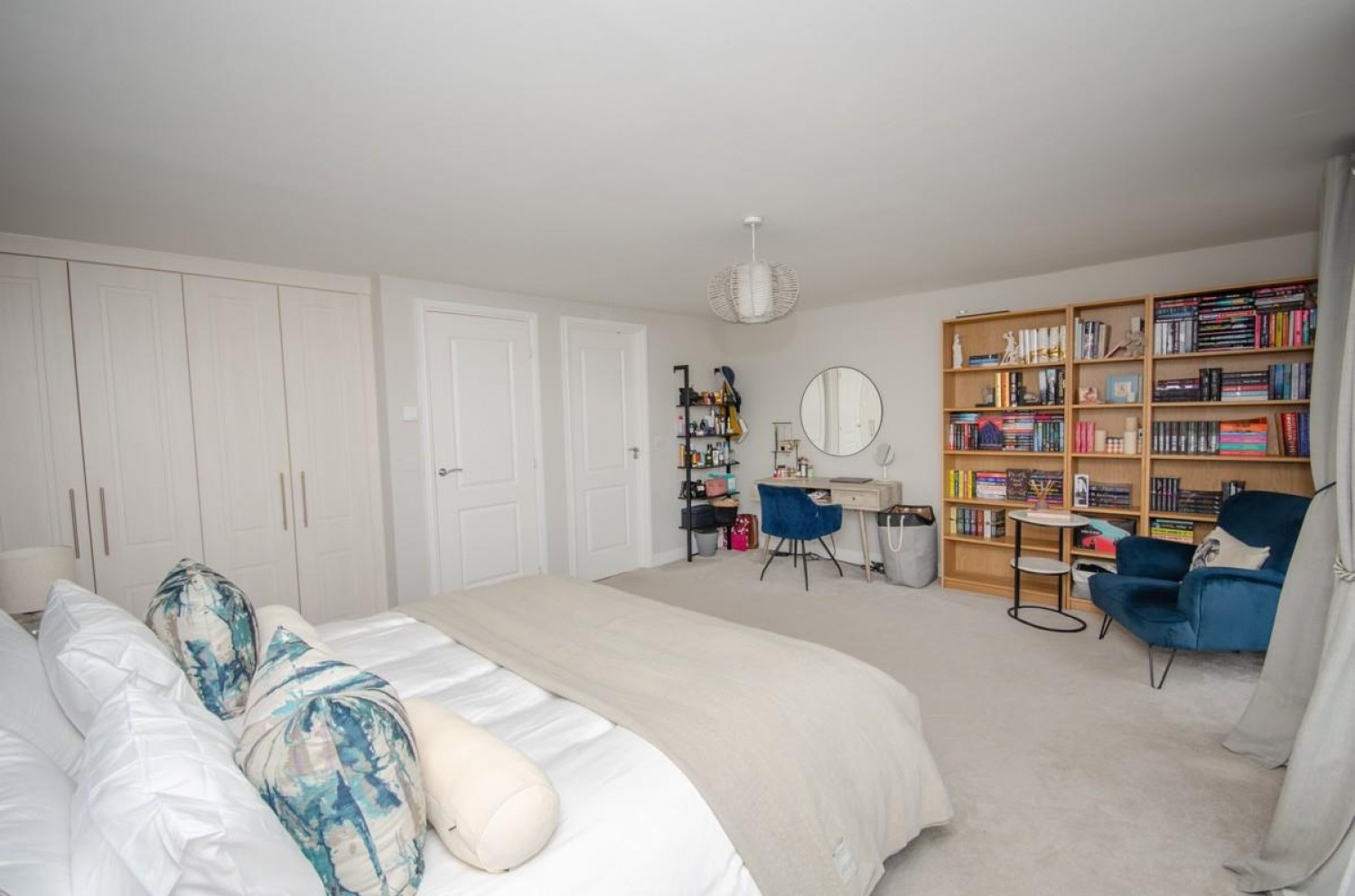 4 bedroom House for sale in Mustoe Road, Frenchay, Bristol, BS16 2FZ