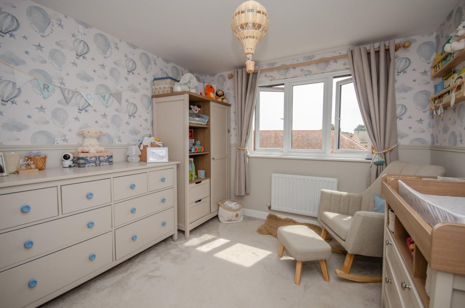 4 bedroom House for sale in Mustoe Road, Frenchay, Bristol, BS16 2FZ