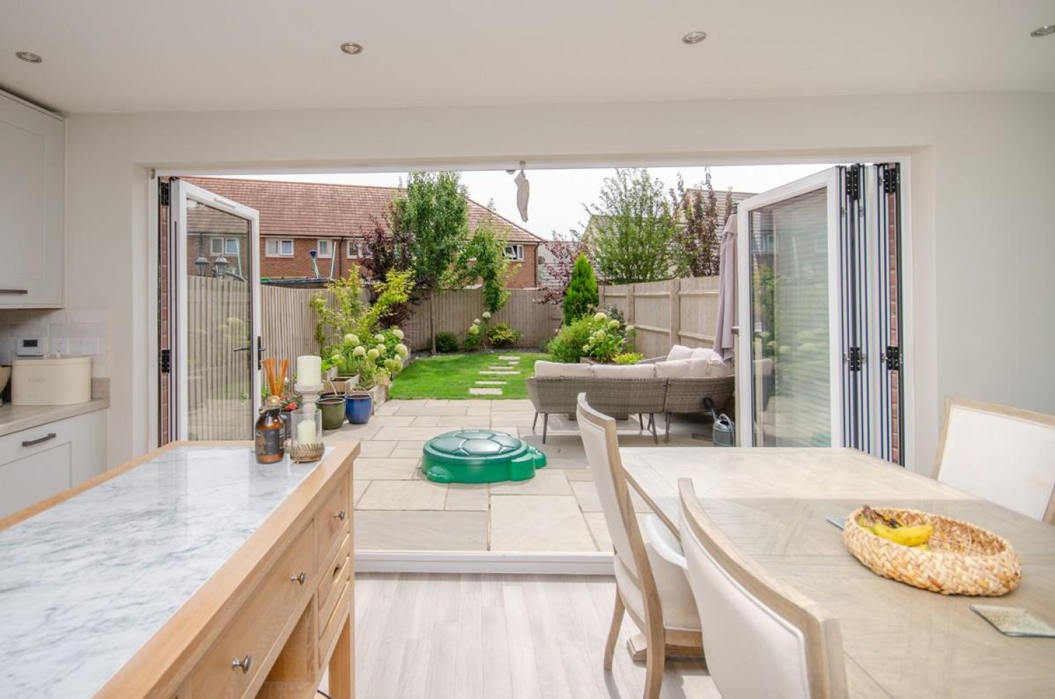 4 bedroom House for sale in Mustoe Road, Frenchay, Bristol, BS16 2FZ