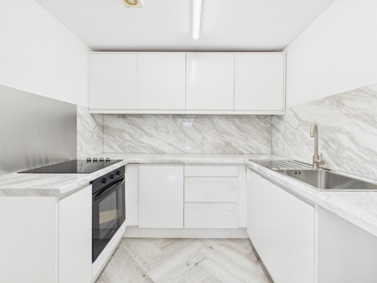 2 bedroom Flat to let in Ley Top Lane, Allerton, Bradford