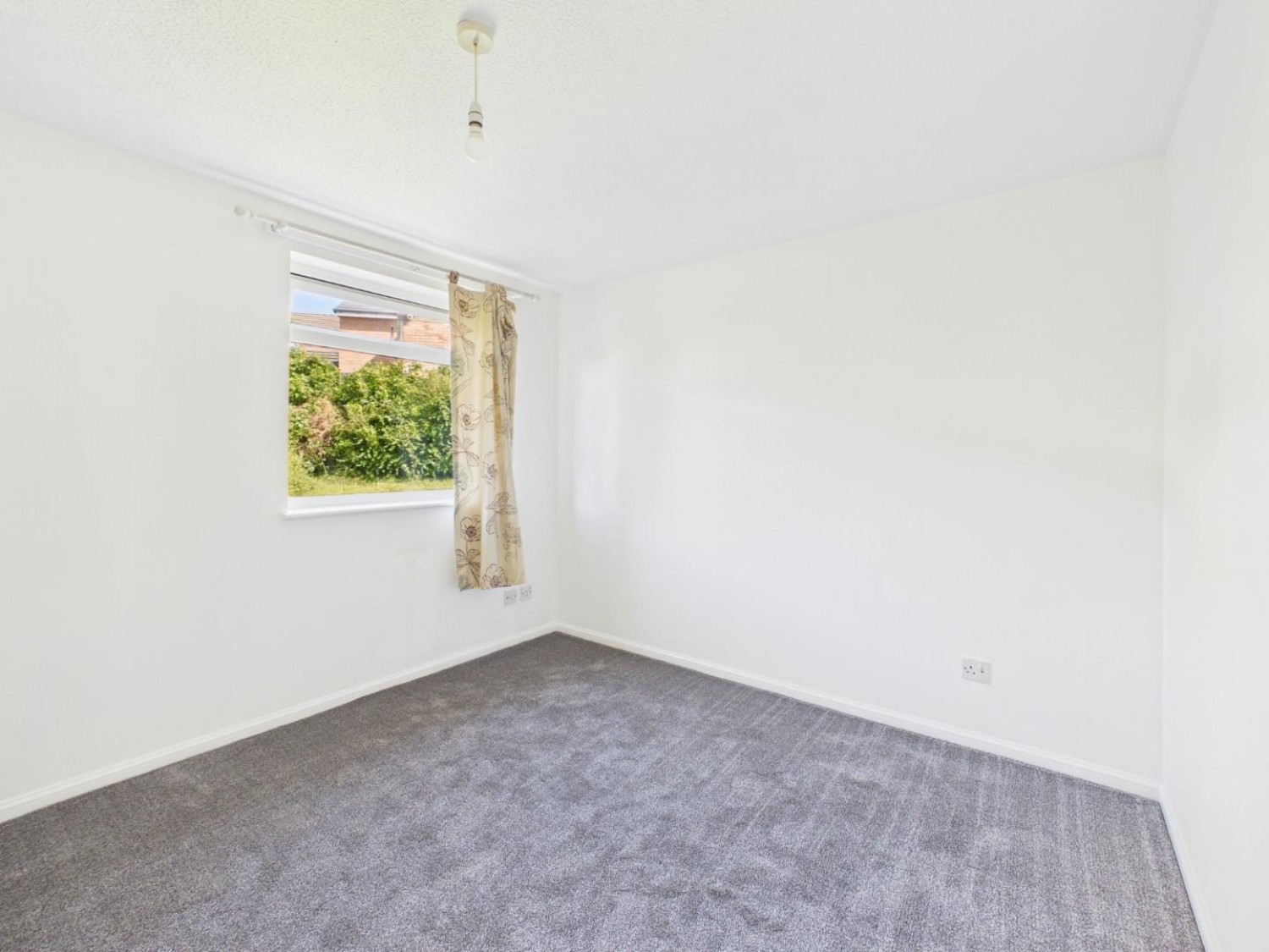 2 bedroom Flat to let in Ley Top Lane, Allerton, Bradford