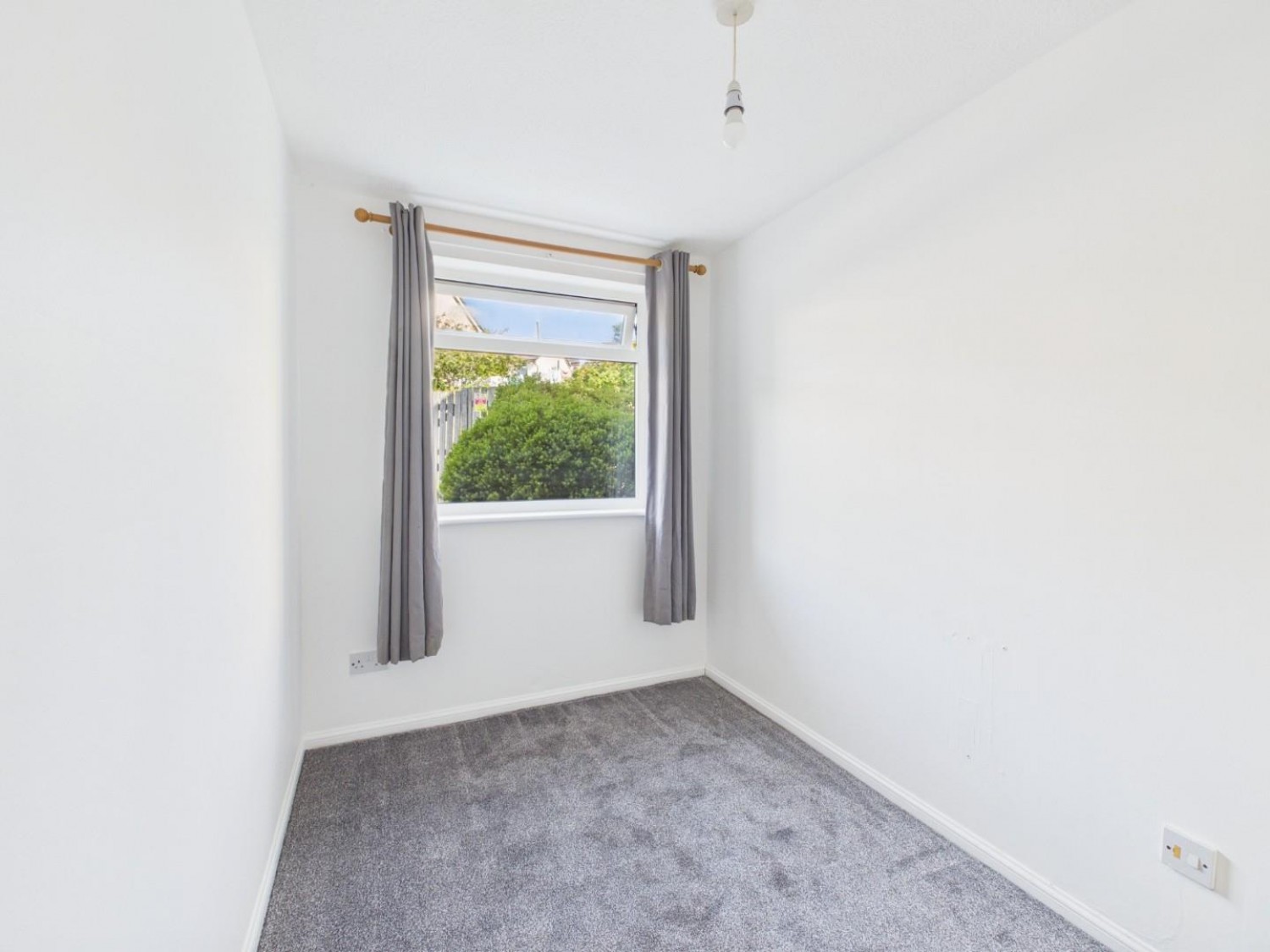 2 bedroom Flat to let in Ley Top Lane, Allerton, Bradford