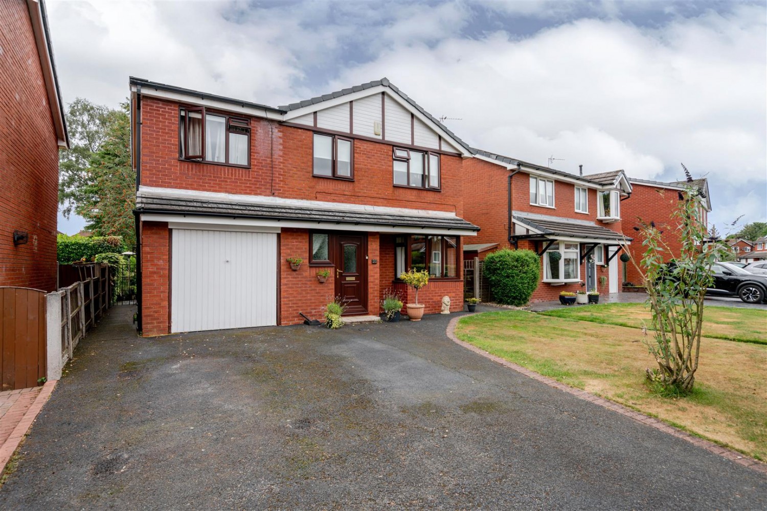 4 bedroom House for sale in Beechfield Drive, Leigh