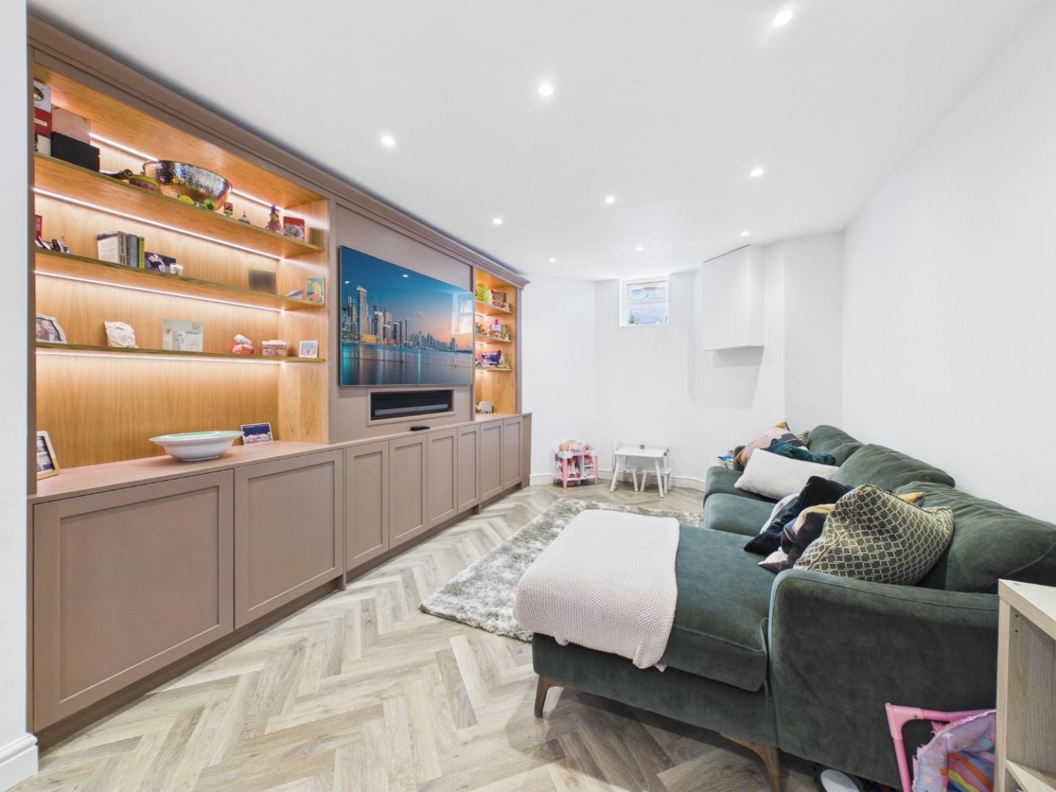 4 bedroom House for sale in Plevna Terrace, Bingley