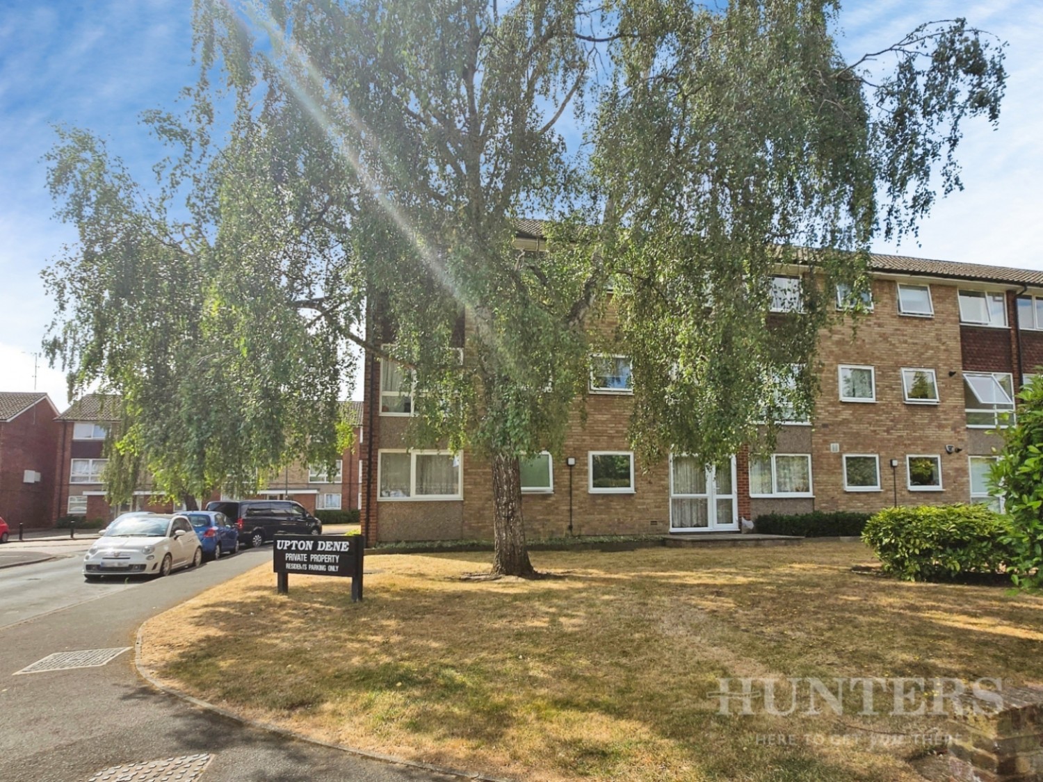 2 bedroom Flat to let in Upton Dene, Sutton