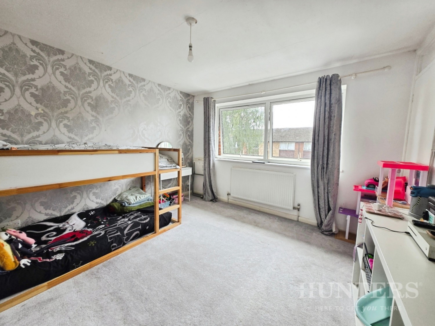 2 bedroom Flat to let in Upton Dene, Sutton