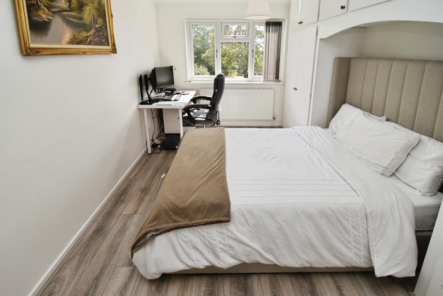 4 bedroom House for sale in Woburn Close, Wigston