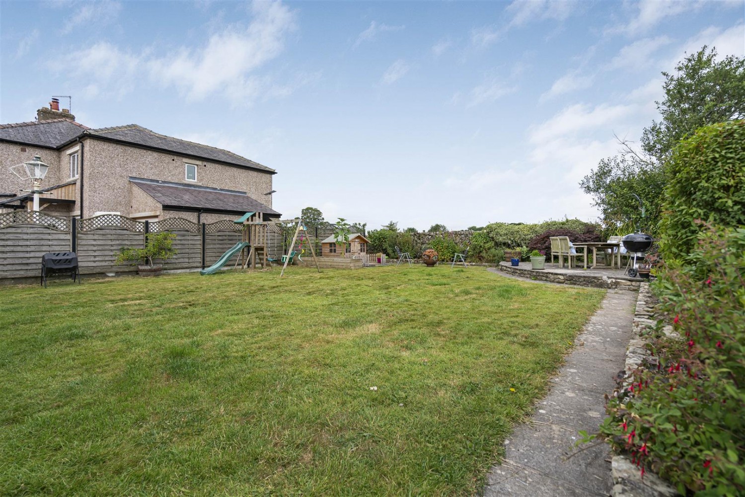 4 bedroom House for sale in Newlands. The Green, Hellifield