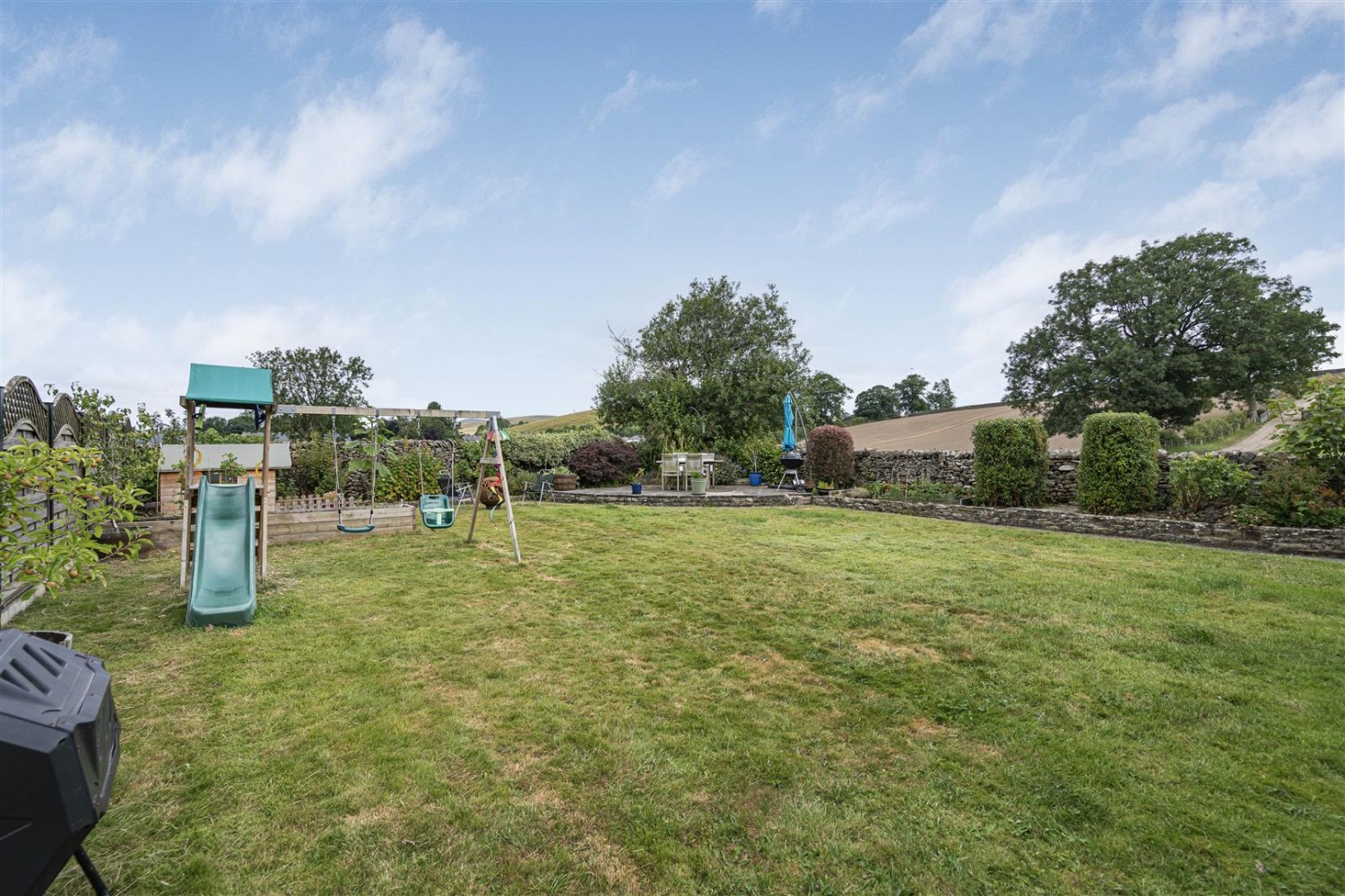 4 bedroom House for sale in Newlands. The Green, Hellifield
