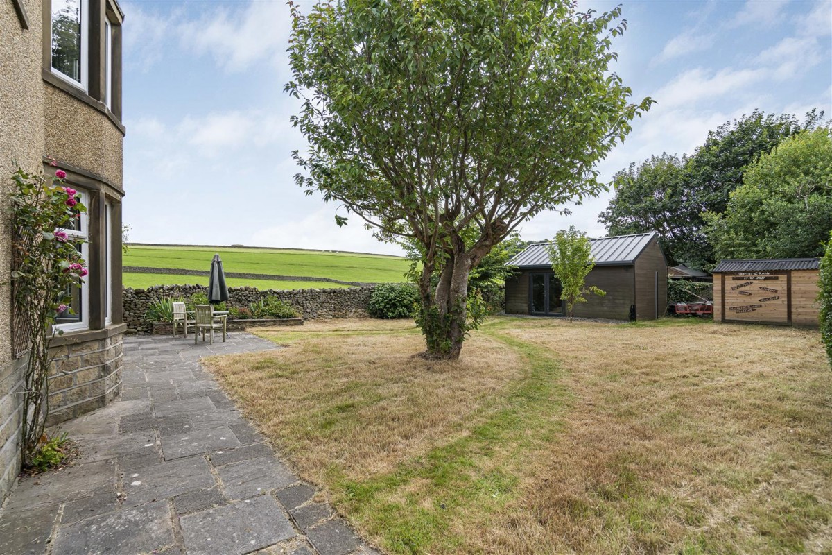 Newlands. The Green, Hellifield