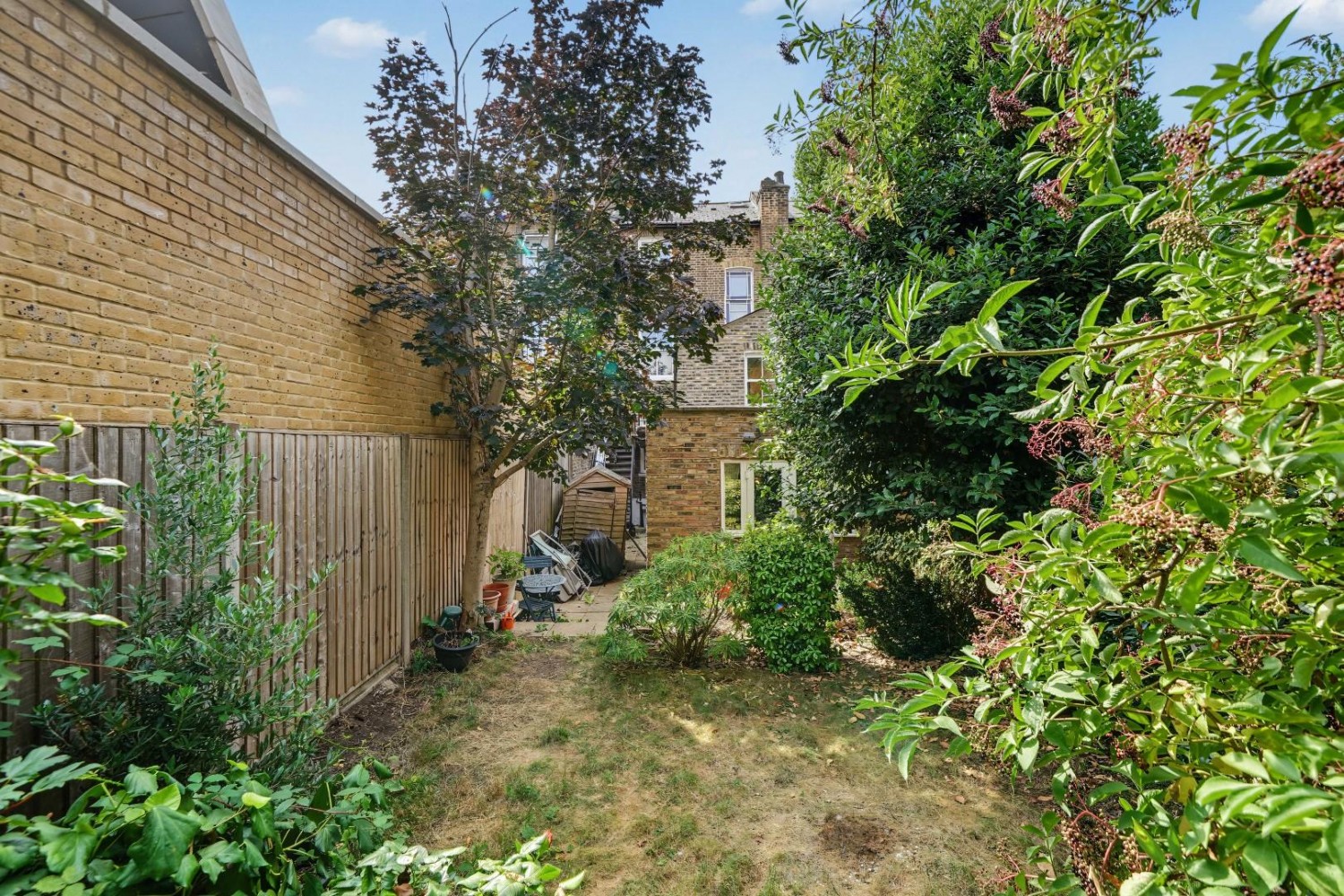 3 bedroom Flat for sale in Cazenove Road, London, N16