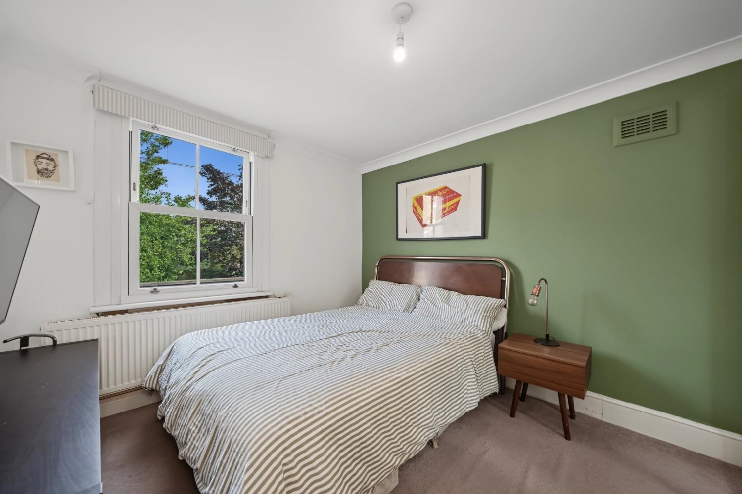 3 bedroom Flat for sale in Cazenove Road, London, N16
