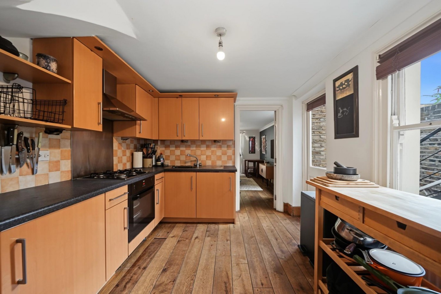 3 bedroom Flat for sale in Cazenove Road, London, N16