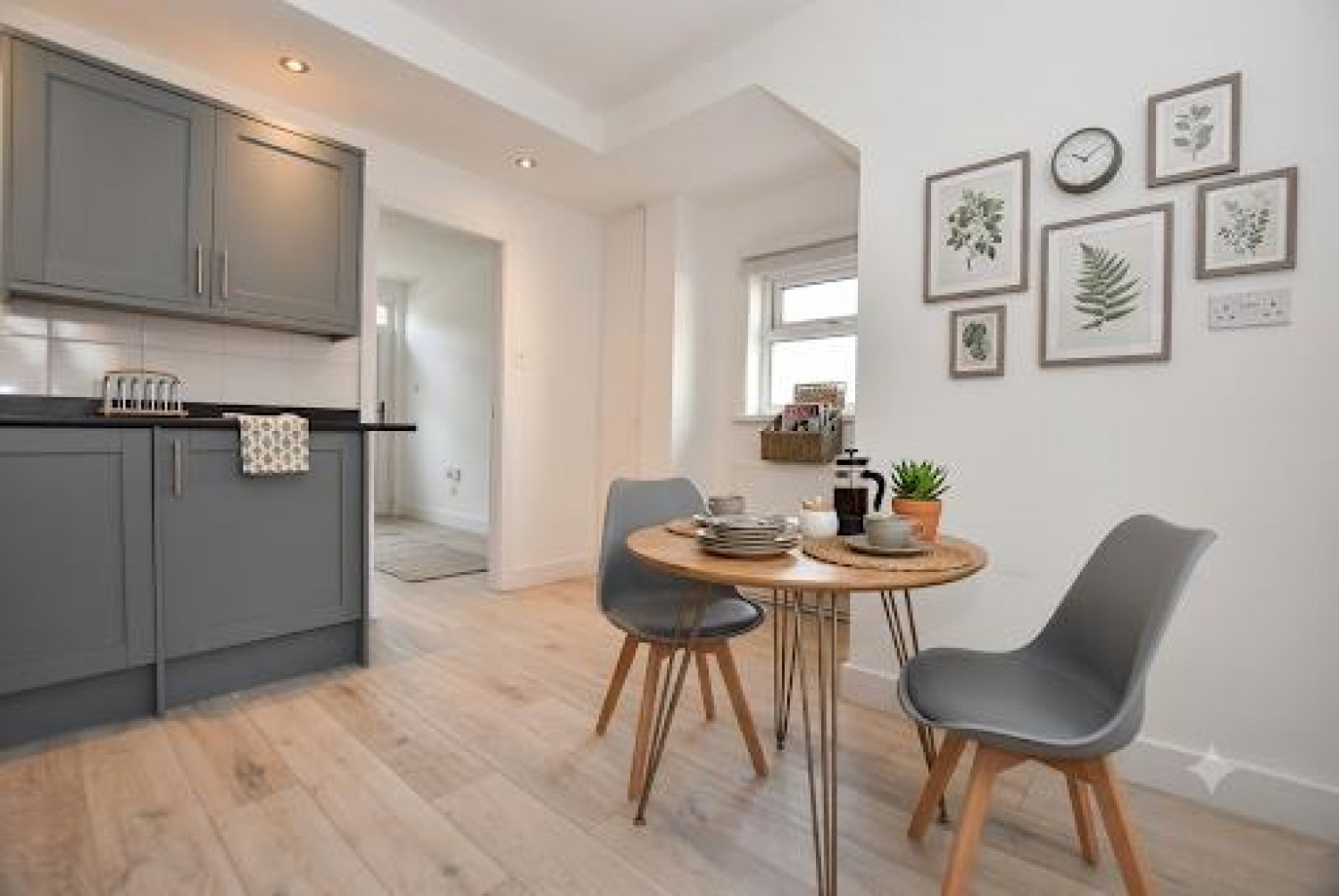 2 bedroom House for sale in Hipper Street West, Brampton, Chesterfield, S40