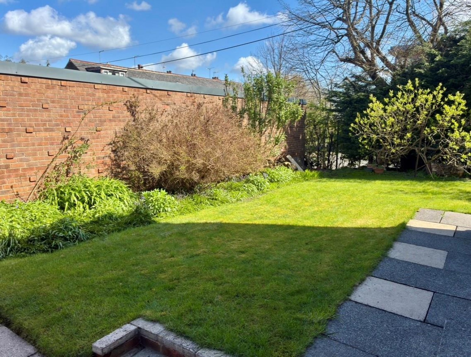 3 bedroom House for sale in Crofthouse Court, Off Richardshaw Lane, Pudsey, LS28 7NN