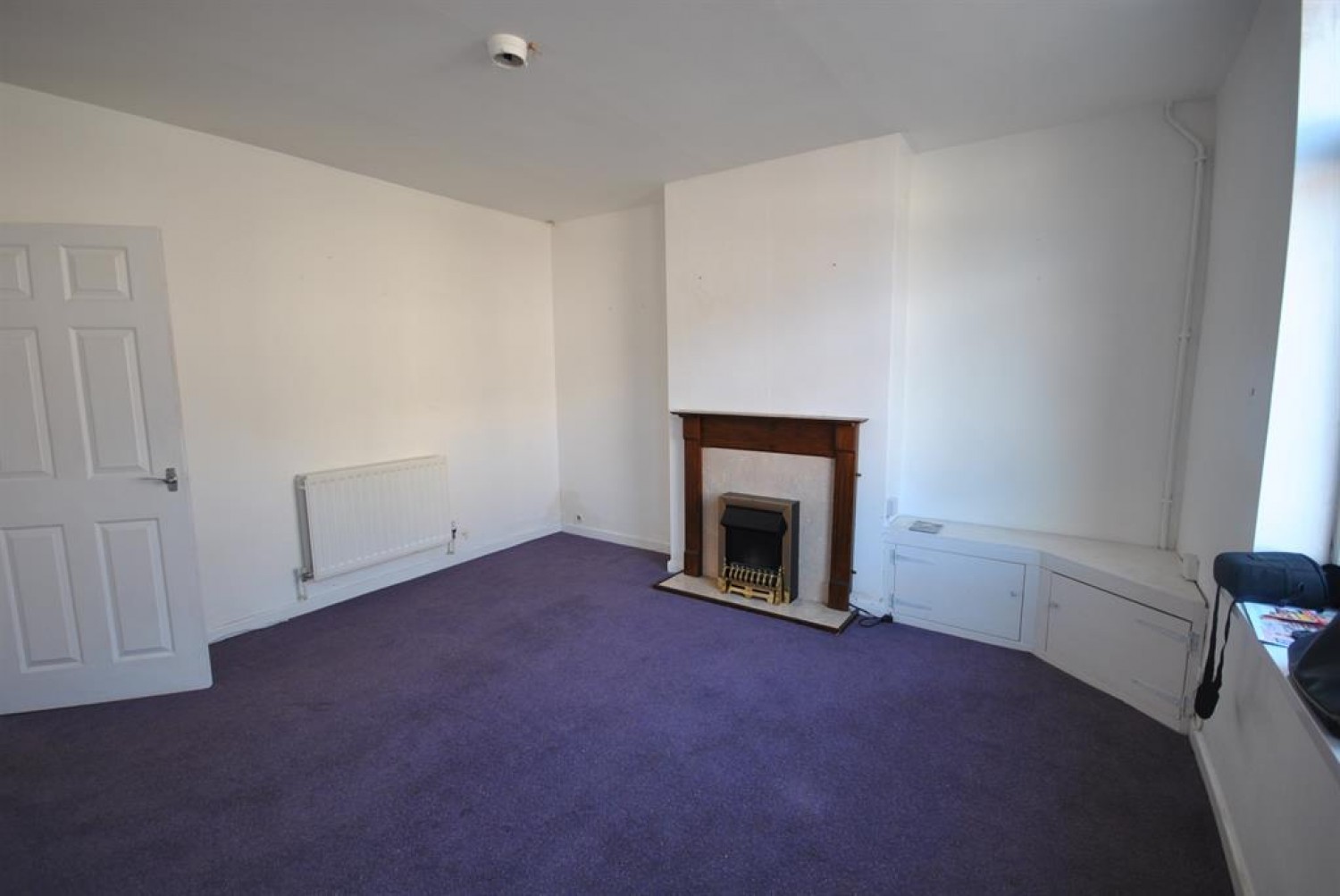 2 bedroom House to let in Chapel Road, Grassmoor, Chesterfield, S42 5EL