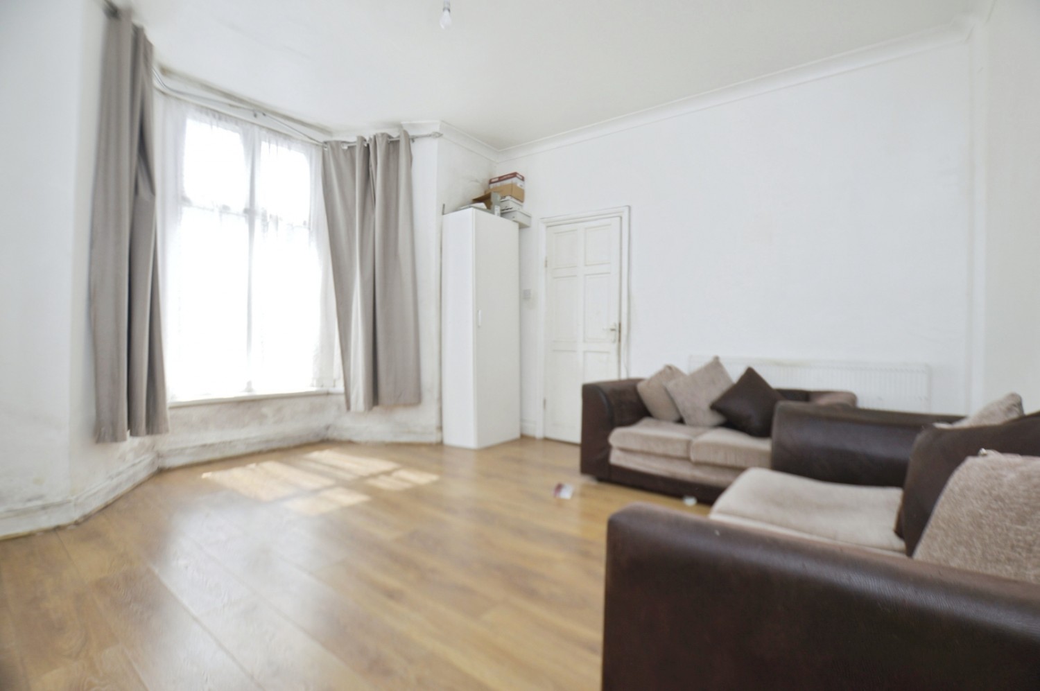 4 bedroom House for sale in Carlyle Road, Manor Park, London, E12 6BW