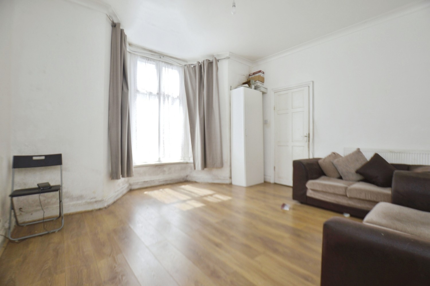 4 bedroom House for sale in Carlyle Road, Manor Park, London, E12 6BW