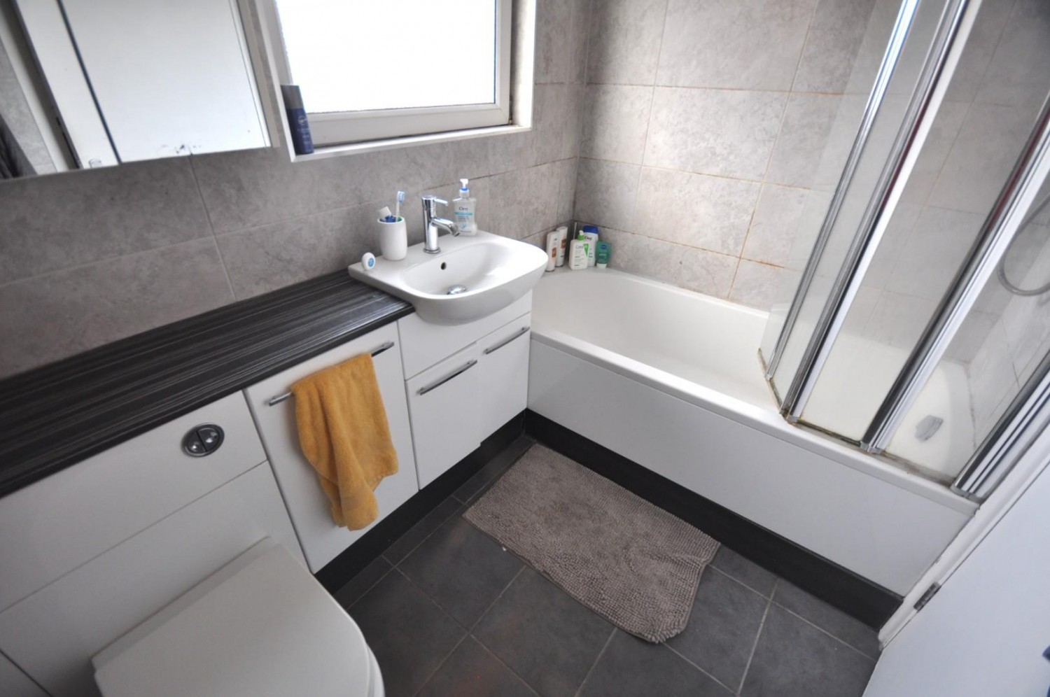 1 bedroom Flat to let in Butts Road, Exeter, EX2 5BE