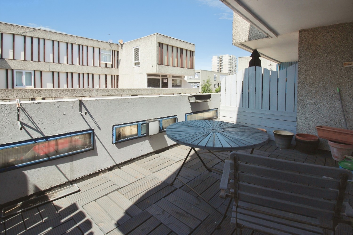4 bedroom House for sale in Seacourt Road, London