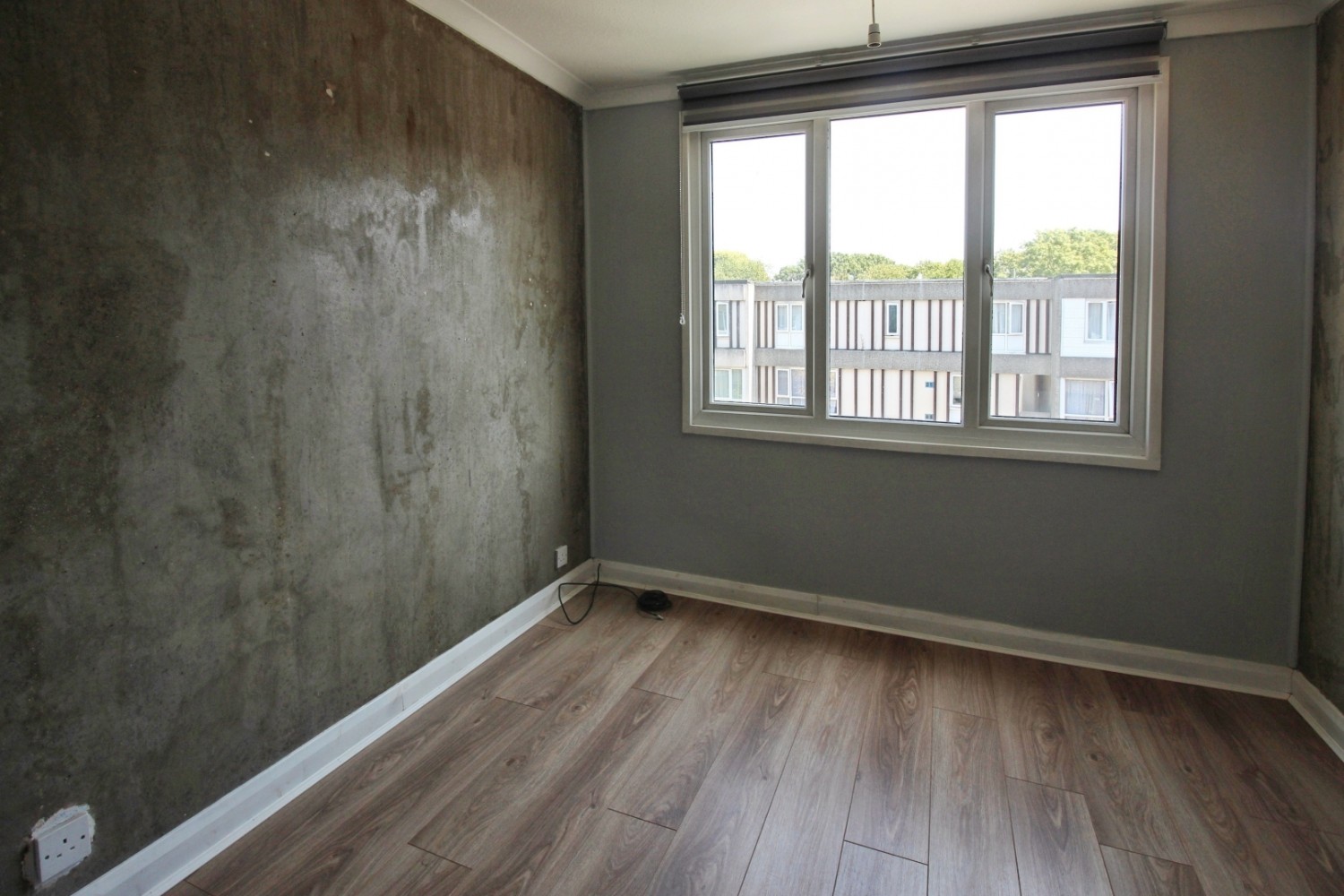 4 bedroom House for sale in Seacourt Road, London