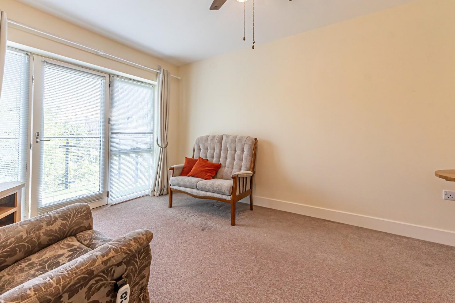 1 bedroom Flat for sale in Theedway, Leighton Buzzard