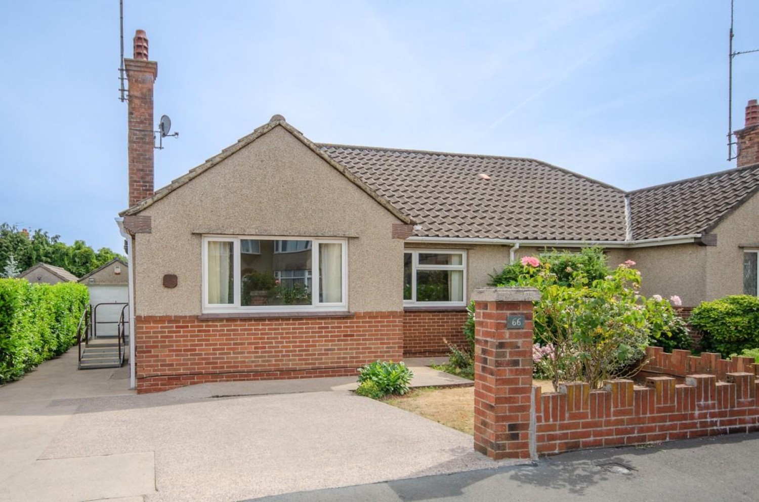 2 bedroom Bungalow for sale in Oakdale Close, Downend, Bristol, BS16 6EB