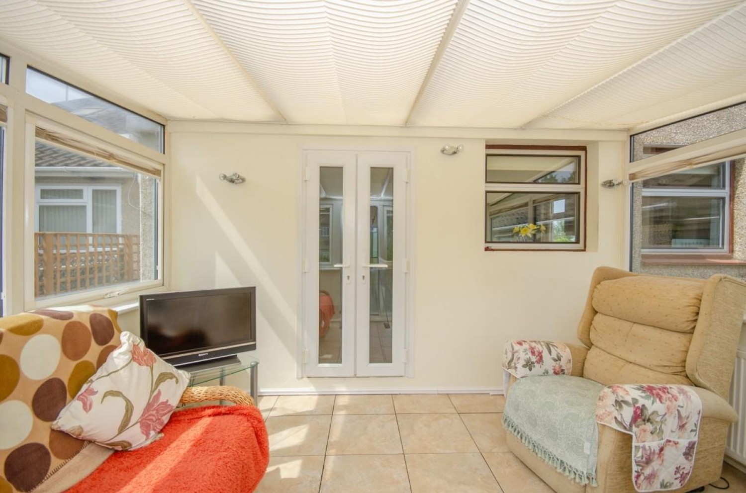 2 bedroom Bungalow for sale in Oakdale Close, Downend, Bristol, BS16 6EB