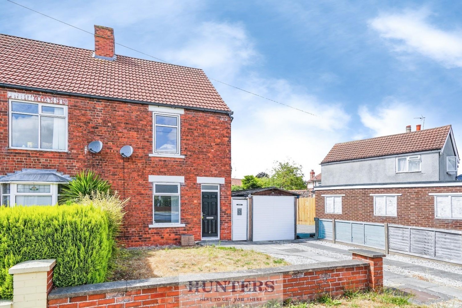 2 bedroom House for sale in Doncaster Road, Brayton, Selby