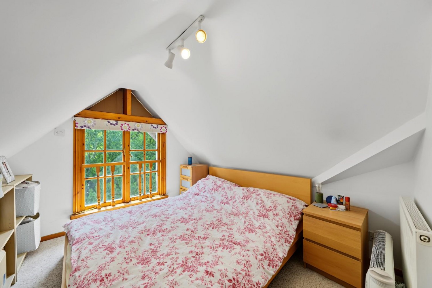 2 bedroom Flat for sale in Heathfield Park, Willesden Green, NW2
