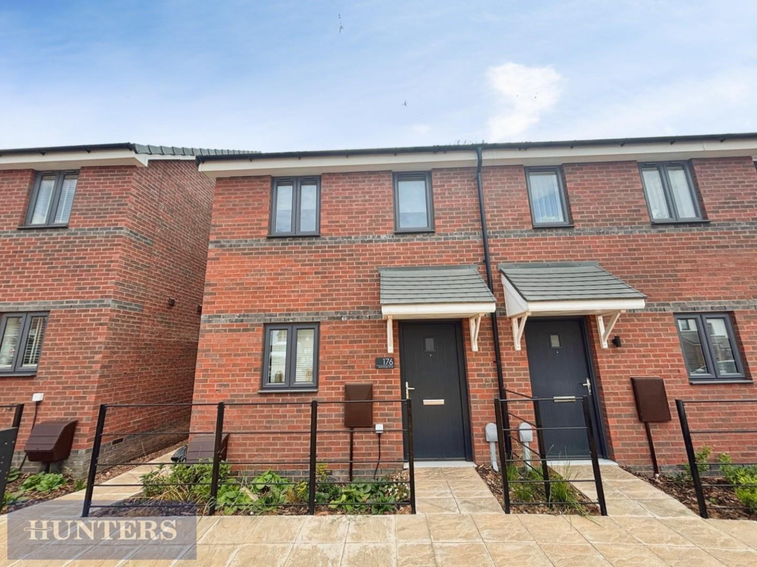 2 bedroom House to let in Hutchings Drive, Tithebarn, Exeter