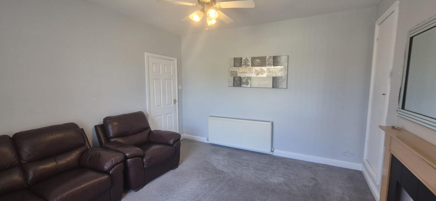 2 bedroom Flat to let in Church Street, Littleborough