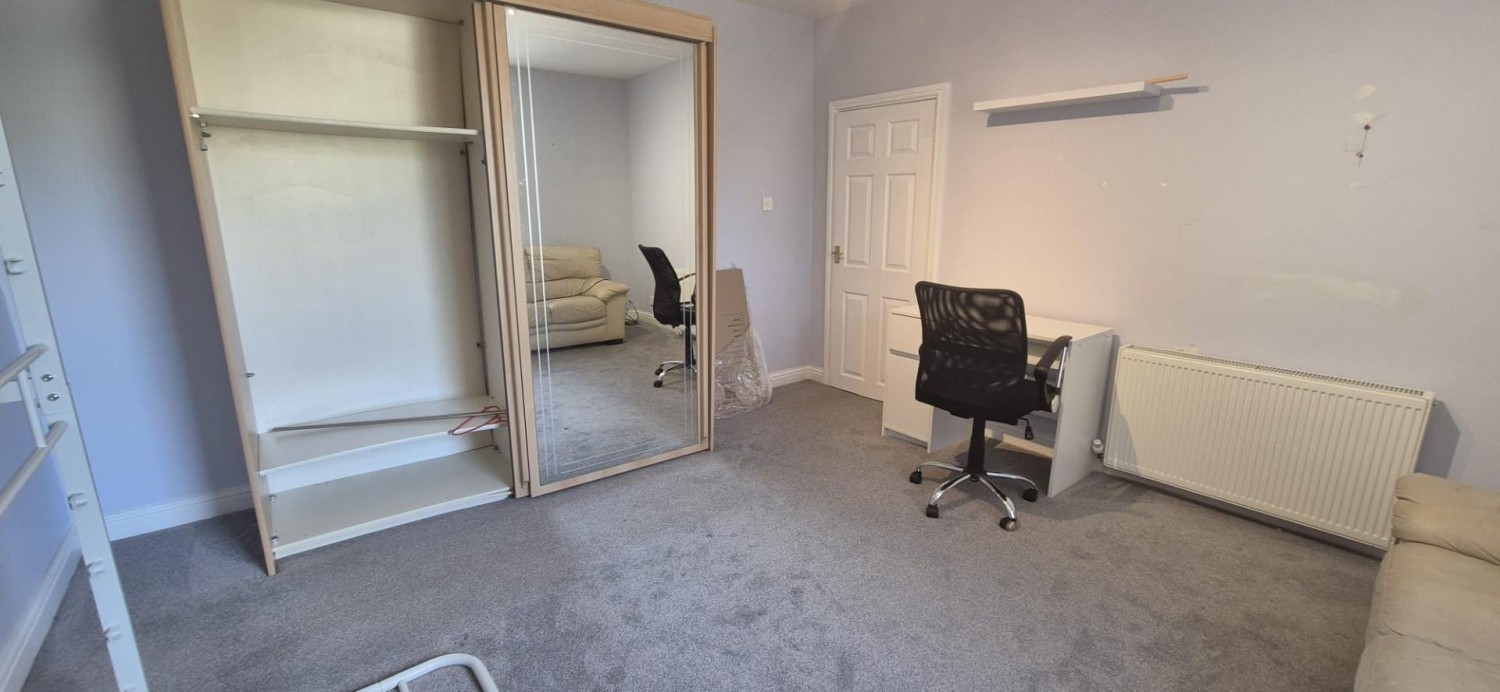 2 bedroom Flat to let in Church Street, Littleborough