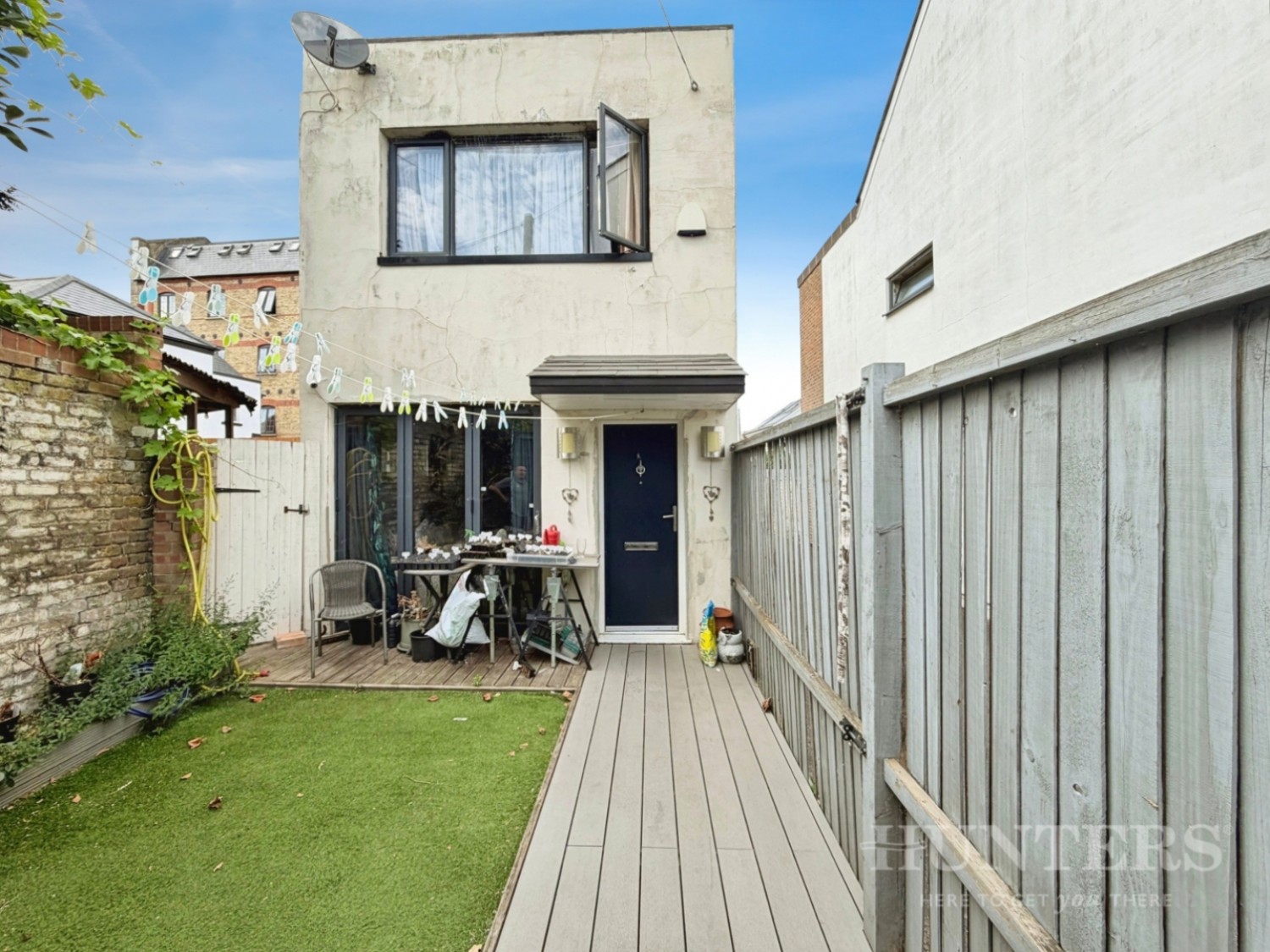 2 bedroom House for sale in Bridle Path, Beddington