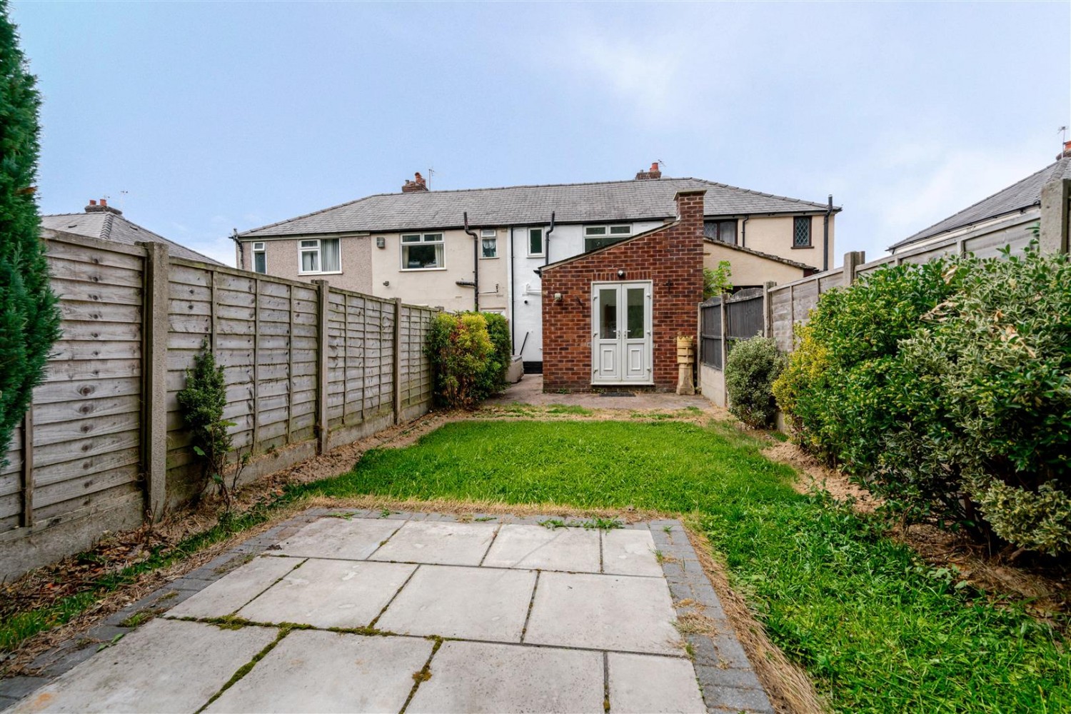 2 bedroom House for sale in East Avenue, Warrington