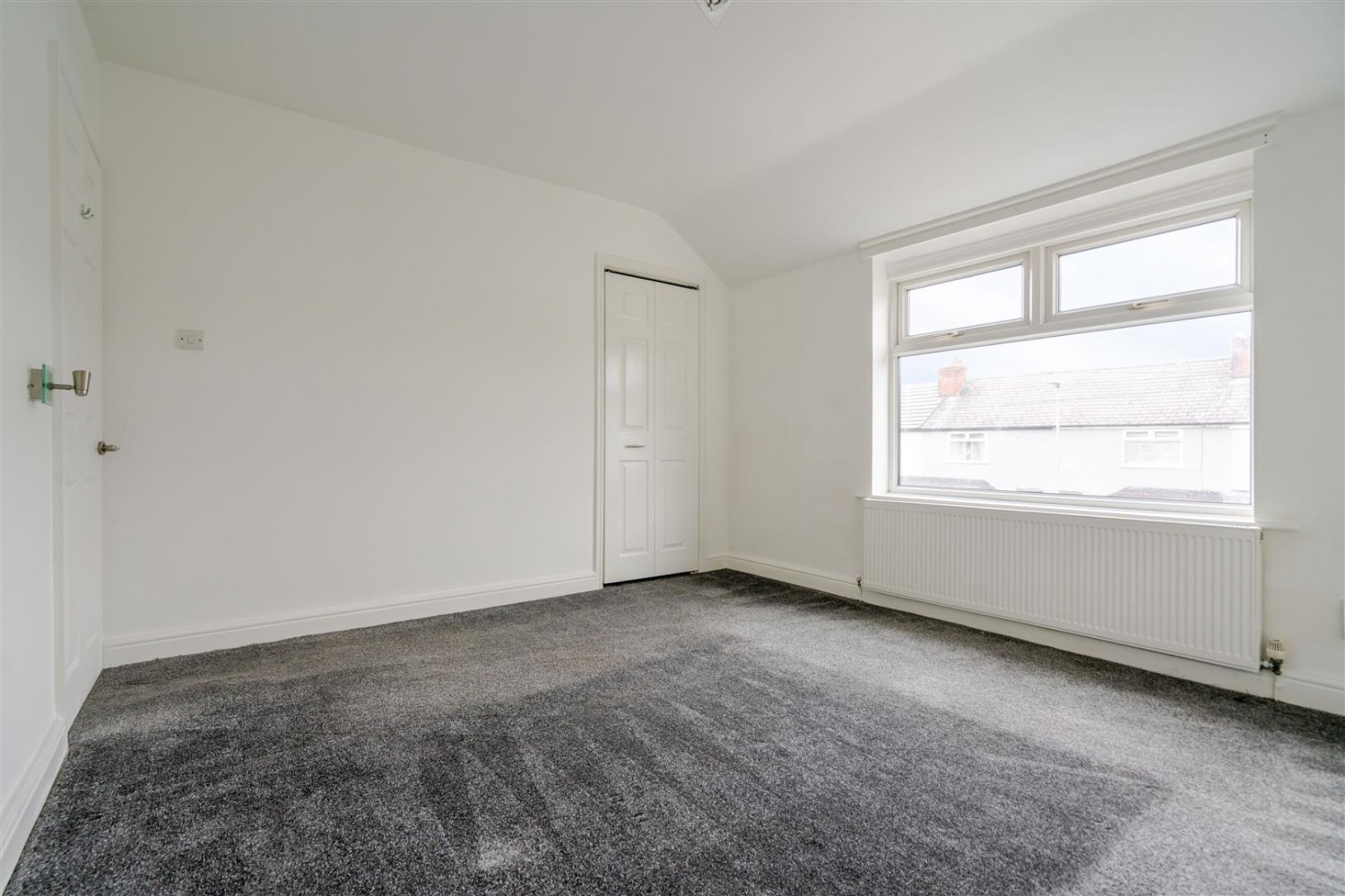 2 bedroom House for sale in East Avenue, Warrington