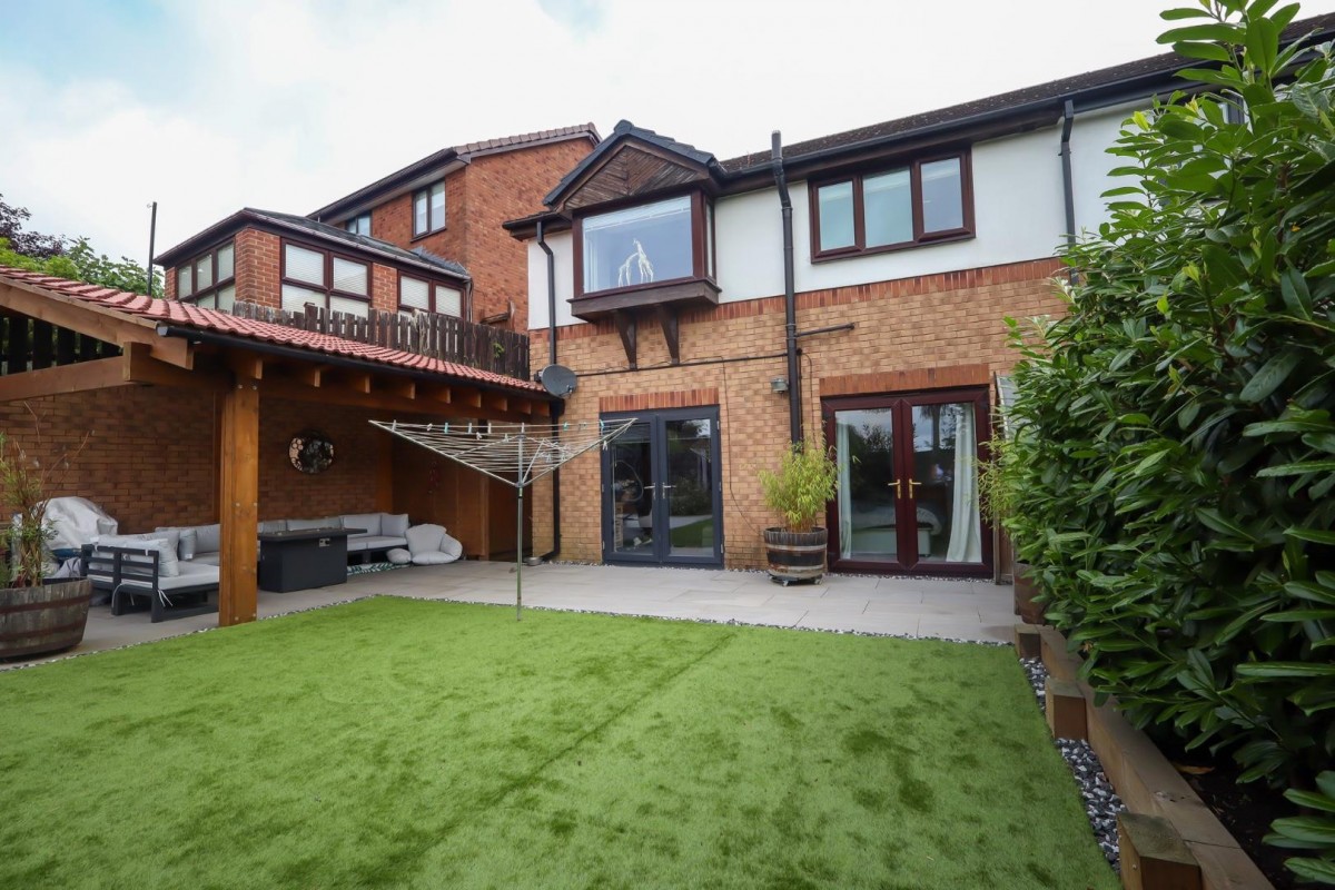 Sparrowfield Close, Carrbrook, Stalybridge