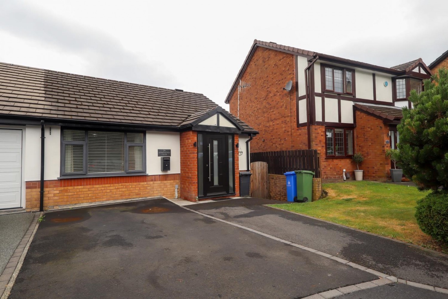 3 bedroom House for sale in Sparrowfield Close, Carrbrook, Stalybridge