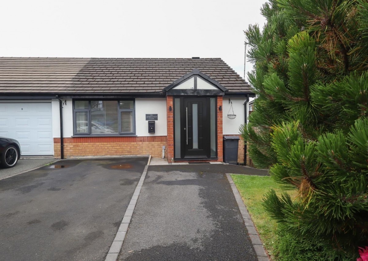 Sparrowfield Close, Carrbrook, Stalybridge