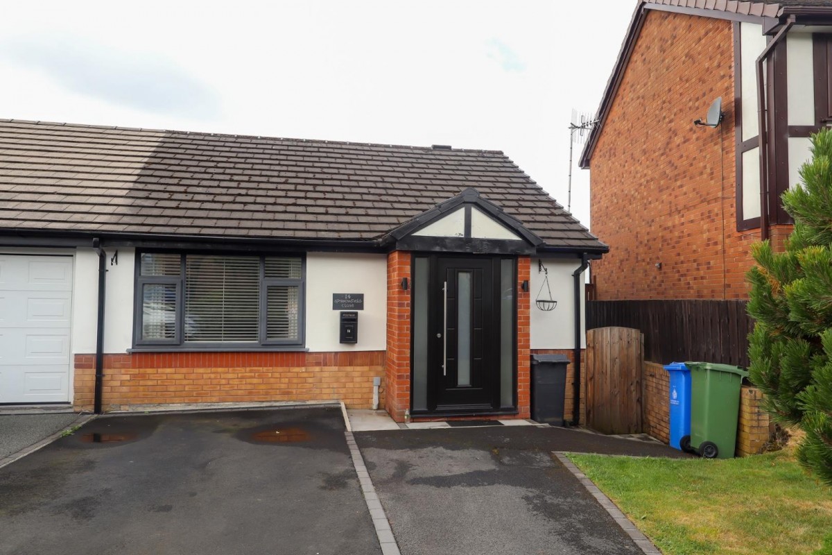 Sparrowfield Close, Carrbrook, Stalybridge