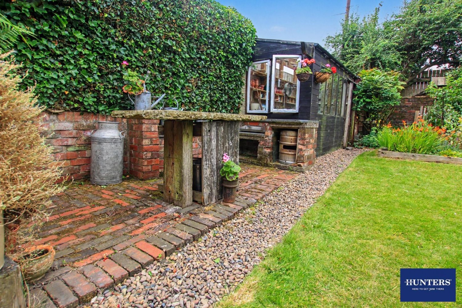 2 bedroom House for sale in East View, Clayton Heights Queensbury, Bradford, BD13 2RP