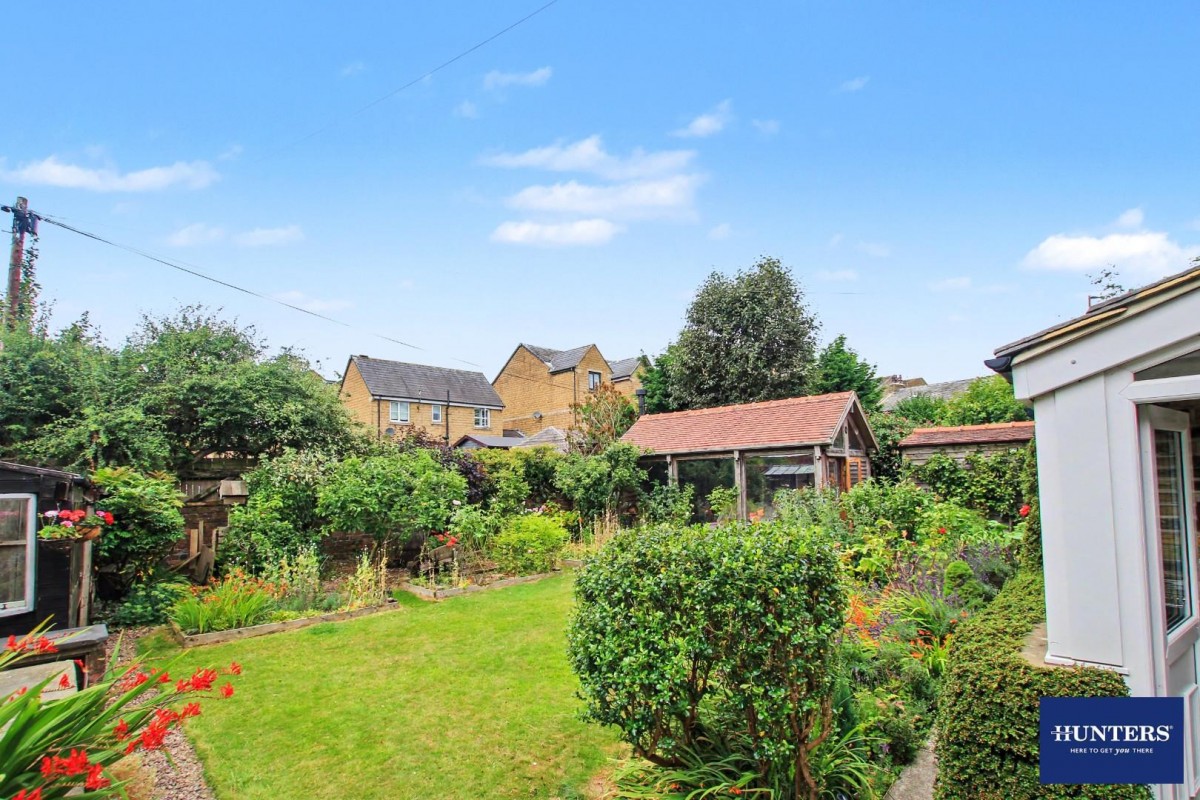 East View, Clayton Heights Queensbury, Bradford, BD13 2RP