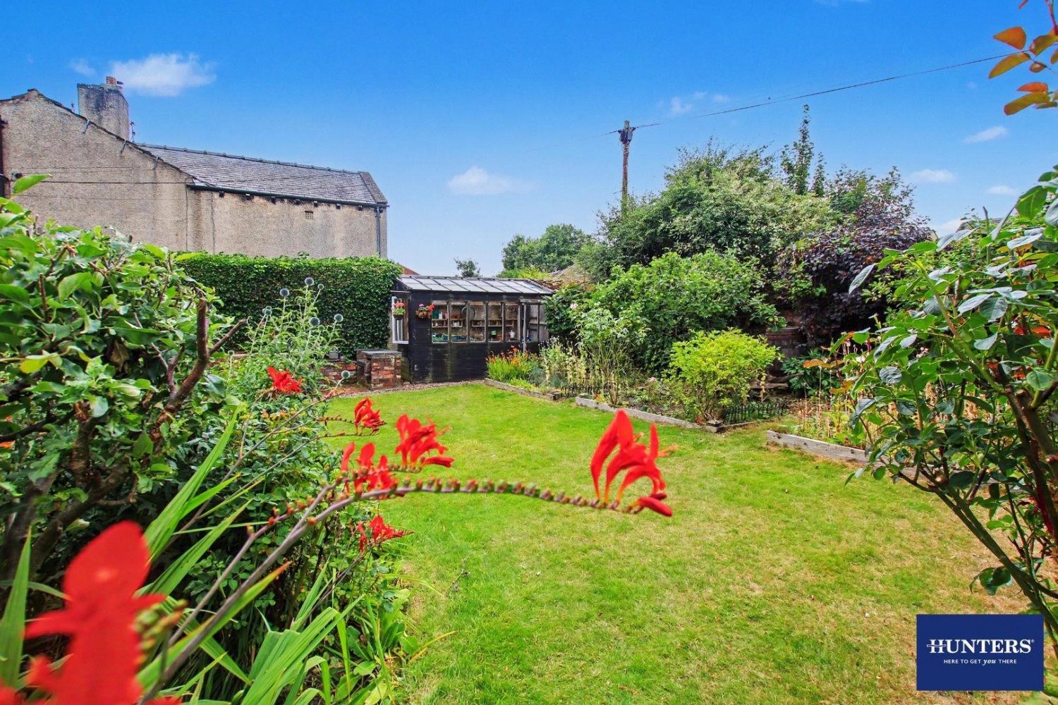 2 bedroom House for sale in East View, Clayton Heights Queensbury, Bradford, BD13 2RP