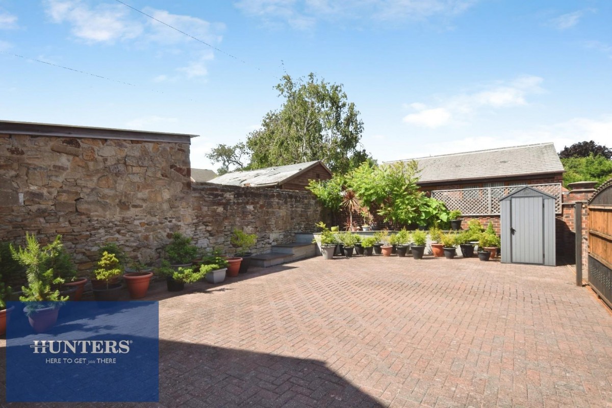 DOVER HOUSE - Old Road, Brampton, Chesterfield, S40 2QU