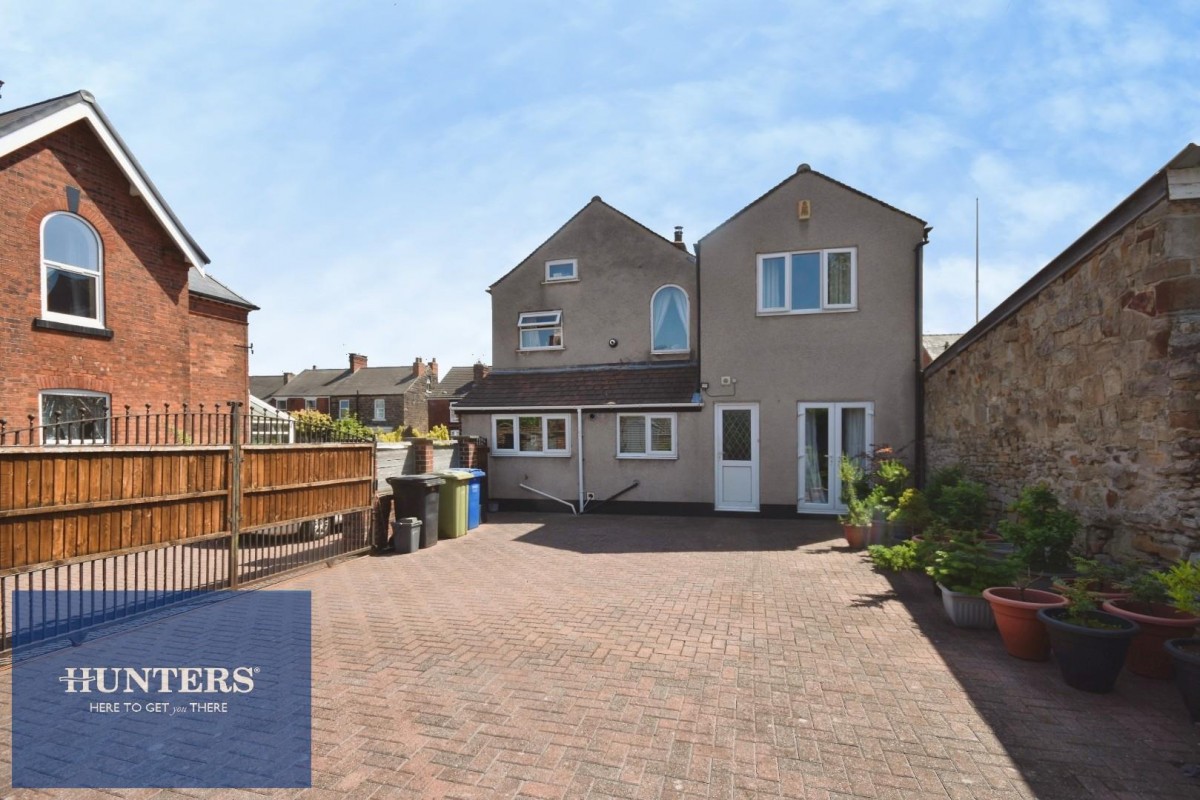 DOVER HOUSE - Old Road, Brampton, Chesterfield, S40 2QU